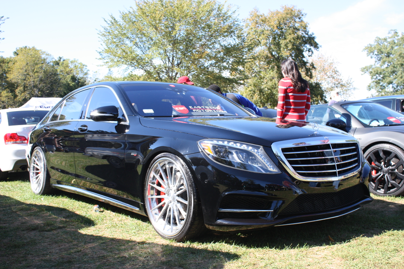 I spotted this gem at German car day last year. Expensive cars look unbelievably good with a tasteful drop and some nice wheels because that’s all they need. Get rid of that banner (just there for the show maybe?) and I’d SO drive this.